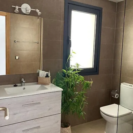 3 Bedroom Sea View Lejlighed *